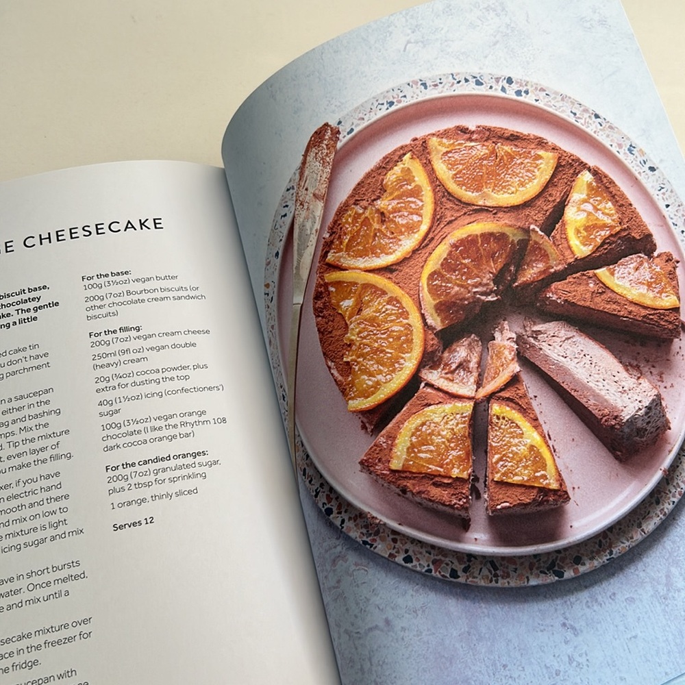 💕 Simply Vegan Baking Hardcover Recipe Book Freya Cox From British Baking - Picture 15 of 16